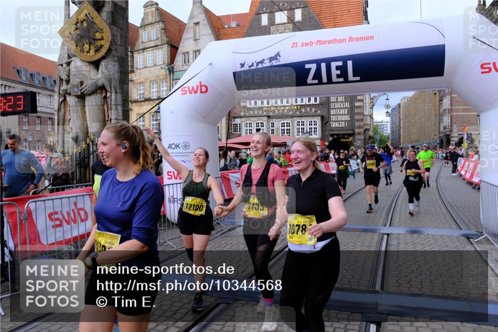 13.09.2026 - 21. swb-Marathon Bremen Tim E. http://msf.ph/oto/10344568 13.09.2026 11:14:40 Ziel 10303, 10395, 10396, 10402, 10586, 10722, 10784, 10854, 11041, 11140, 11173, 11233, 11363, 11535, 11703, 11864, 12100, 12112, 12431 meine-sportfotos.de