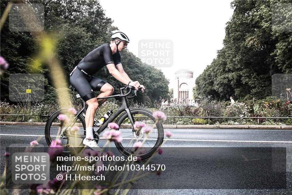 13.09.2026 - Stadtparktriathlon H.Heesch http://msf.ph/oto/10344570 13.09.2026 10:50:31 Radfahren 478, 480, 555 meine-sportfotos.de