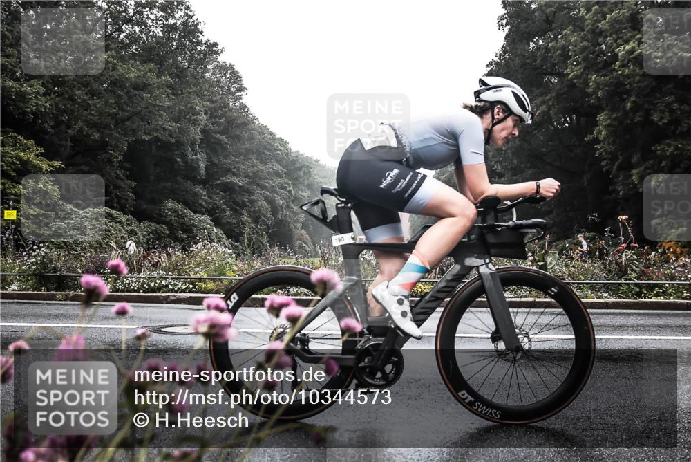 13.09.2026 - Stadtparktriathlon H.Heesch http://msf.ph/oto/10344573 13.09.2026 09:16:39 Radfahren 127, 179, 190 meine-sportfotos.de