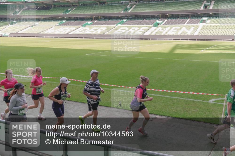 13.09.2026 - 21. swb-Marathon Bremen Michael Burmester http://msf.ph/oto/10344583 13.09.2026 13:30:09 Laufen im Stadion 122, 171, 224, 297, 405, 422, 476, 639, 685, 729, 754, 767, 806, 986, 1114, 1217, 1242, 1270, 1384, 1615, 1633, 1634, 1777, 1810, 1811, 1886, 1983, 2216, 2238, 2242, 2249, 2263, 2326, 2368, 2372, 2436, 2449, 2546, 2615, 2629, 2637, 2719, 2738, 2740, 2830, 2862, 2868, 2869, 2871, 2918, 2924, 2991, 2994, 3020, 3053, 3101, 3129, 3227, 3238, 3274, 3286, 3321, 3361, 3563, 3594, 3595, 3605, 3678, 3755, 3758, 3798, 3873, 3876, 3898, 3929, 3953, 3965, 3971, 3987, 4011, 4056, 357 meine-sportfotos.de