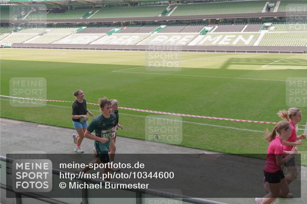 13.09.2026 - 21. swb-Marathon Bremen Michael Burmester http://msf.ph/oto/10344600 13.09.2026 13:30:12 Laufen im Stadion 122, 171, 224, 297, 405, 422, 476, 639, 685, 729, 754, 767, 806, 986, 1114, 1217, 1242, 1270, 1384, 1529, 1615, 1633, 1634, 1777, 1810, 1811, 1886, 1983, 2216, 2238, 2242, 2249, 2263, 2326, 2368, 2372, 2436, 2449, 2546, 2615, 2629, 2637, 2719, 2738, 2740, 2830, 2862, 2868, 2869, 2871, 2918, 2924, 2991, 2994, 3020, 3053, 3101, 3129, 3227, 3238, 3274, 3286, 3321, 3361, 3563, 3594, 3595, 3605, 3678, 3755, 3758, 3873, 3876, 3898, 3929, 3953, 3965, 3971, 4011, 4056, 357 meine-sportfotos.de