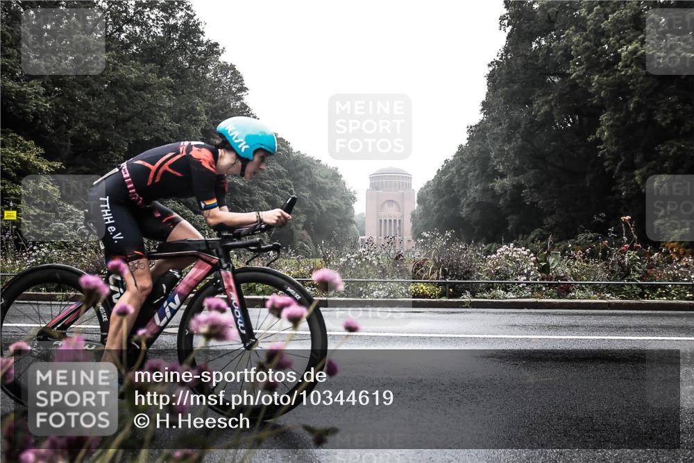 13.09.2026 - Stadtparktriathlon H.Heesch http://msf.ph/oto/10344619 13.09.2026 09:17:04 Radfahren 103, 174, 205 meine-sportfotos.de