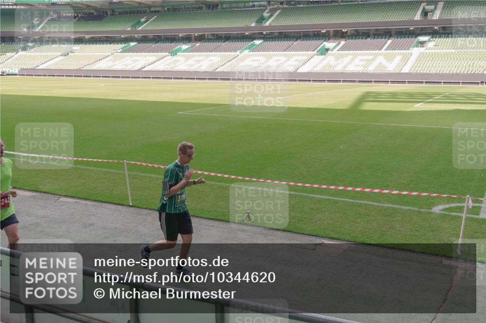 13.09.2026 - 21. swb-Marathon Bremen Michael Burmester http://msf.ph/oto/10344620 13.09.2026 13:30:15 Laufen im Stadion 122, 171, 224, 297, 405, 422, 476, 639, 685, 729, 754, 767, 806, 986, 1114, 1217, 1242, 1270, 1384, 1529, 1615, 1633, 1634, 1810, 1811, 1886, 1983, 2216, 2238, 2242, 2249, 2263, 2326, 2368, 2372, 2436, 2449, 2546, 2615, 2629, 2637, 2643, 2719, 2738, 2740, 2830, 2862, 2868, 2869, 2871, 2918, 2924, 2991, 2994, 3020, 3053, 3101, 3129, 3227, 3238, 3274, 3286, 3321, 3361, 3401, 3563, 3594, 3605, 3678, 3755, 3758, 3873, 3876, 3898, 3929, 3953, 3965, 3971, 4011, 4056, 357 meine-sportfotos.de