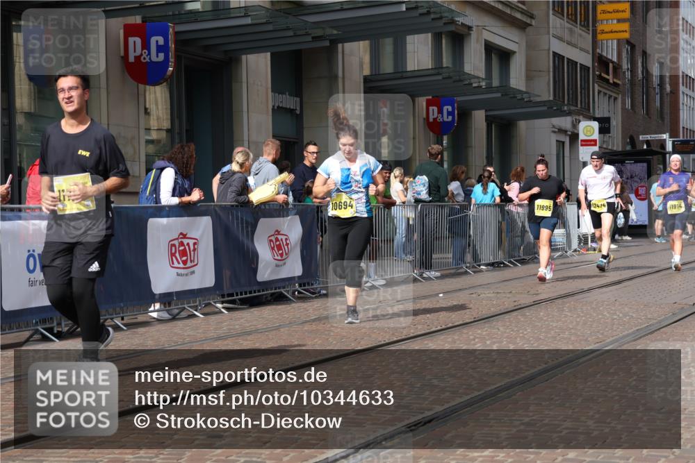 13.09.2026 - 21. swb-Marathon Bremen Strokosch-Dieckow http://msf.ph/oto/10344633 13.09.2026 11:09:12 Ziel 10234, 10386, 10417, 10424, 10556, 10664, 10694, 10696, 10712, 10769, 10785, 10823, 10981, 10990, 10991, 11192, 11225, 11764, 11882, 11883, 11914, 11915, 11937, 11995, 12322, 12409, 12474, 12491, 12532, 13607, 10217, 10314, 10321, 10455, 10570, 10599, 10630, 10686, 10983, 11011, 11053, 11074, 11091, 11138, 11304, 11434, 11531, 11578, 11764, 11812, 11905, 11987, 12155, 12192, 12337, 12353, 12438, 12554 meine-sportfotos.de