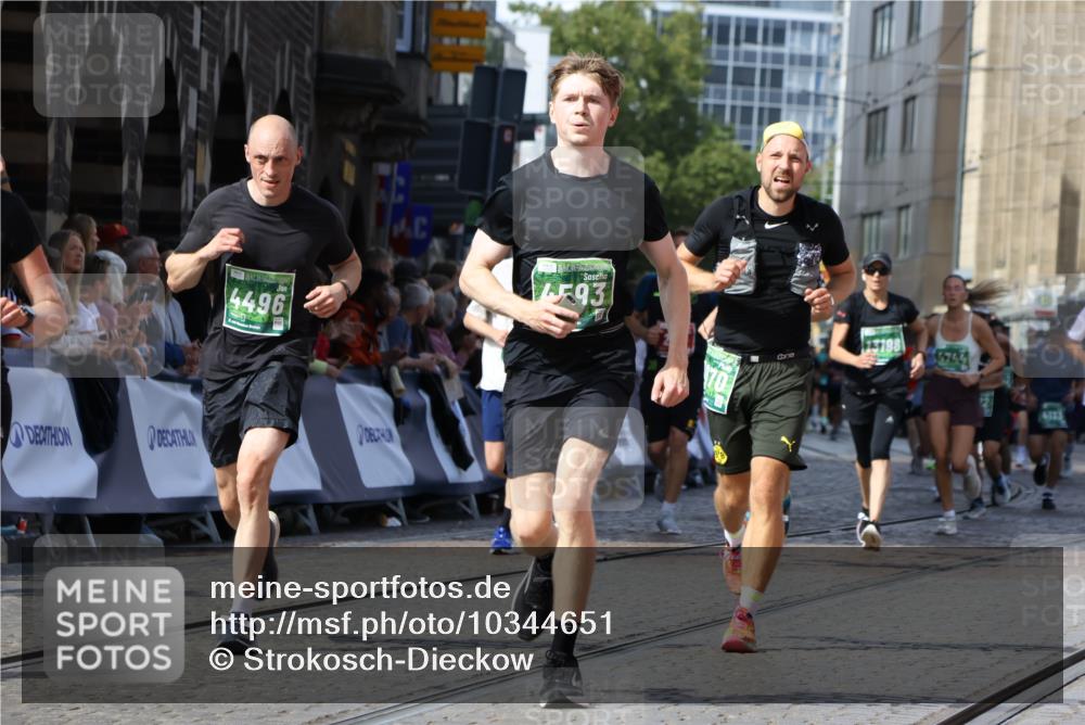 13.09.2026 - 21. swb-Marathon Bremen Strokosch-Dieckow http://msf.ph/oto/10344651 13.09.2026 13:27:40 Ziel 242, 593, 1373, 1574, 2345, 3273, 3385, 3496, 4558, 5220, 5290, 5358, 5616, 6071, 6288, 6306, 6776, 7110, 7849, 8219, 9159, 9343, 9760, 10112, 10113, 13147, 440, 488, 534, 762, 1456, 1932, 3135, 3576, 3970, 4106, 4133, 4265, 4496, 4744, 5462, 6067, 6468, 6522, 7042, 7138, 7358, 8351, 9067, 9494, 9727, 13198 meine-sportfotos.de