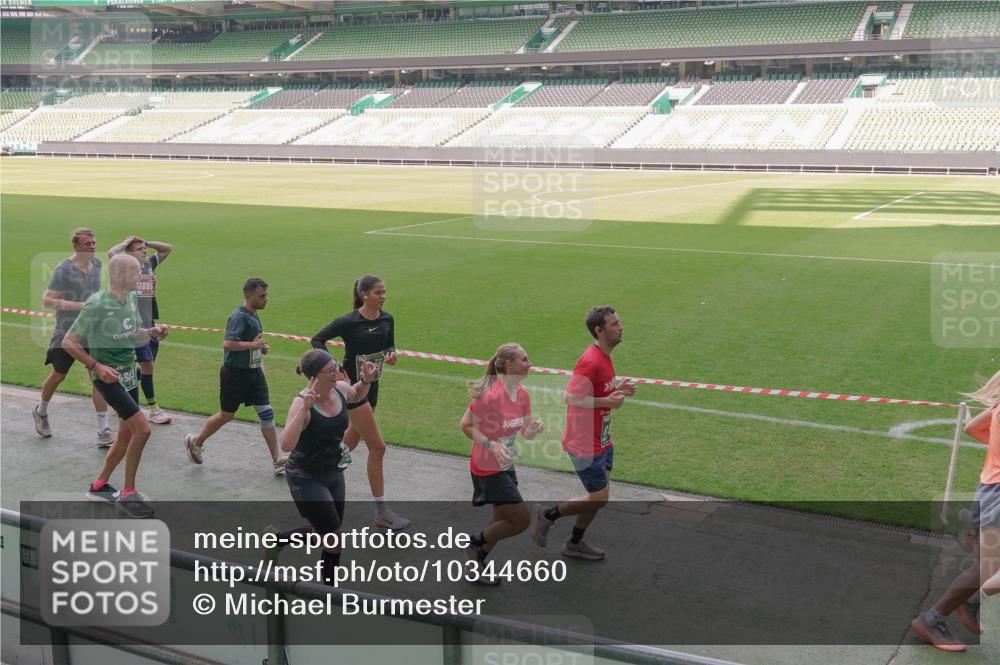 13.09.2026 - 21. swb-Marathon Bremen Michael Burmester http://msf.ph/oto/10344660 13.09.2026 13:30:23 Laufen im Stadion 122, 171, 224, 297, 405, 422, 476, 639, 685, 729, 754, 767, 806, 986, 1114, 1217, 1242, 1270, 1384, 1529, 1615, 1633, 1634, 1775, 1810, 1811, 1886, 1983, 2216, 2238, 2242, 2249, 2263, 2326, 2368, 2372, 2436, 2449, 2546, 2615, 2629, 2637, 2643, 2677, 2719, 2738, 2740, 2830, 2862, 2869, 2871, 2877, 2918, 2924, 2994, 3020, 3053, 3101, 3129, 3227, 3238, 3274, 3286, 3361, 3401, 3563, 3594, 3605, 3755, 3758, 3873, 3876, 3898, 3929, 3953, 3965, 3971, 4011, 4056, 357 meine-sportfotos.de