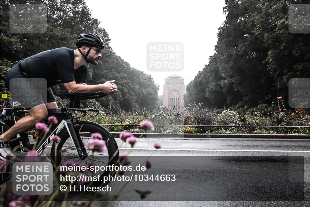 13.09.2026 - Stadtparktriathlon H.Heesch http://msf.ph/oto/10344663 13.09.2026 09:17:24 Radfahren 126 meine-sportfotos.de