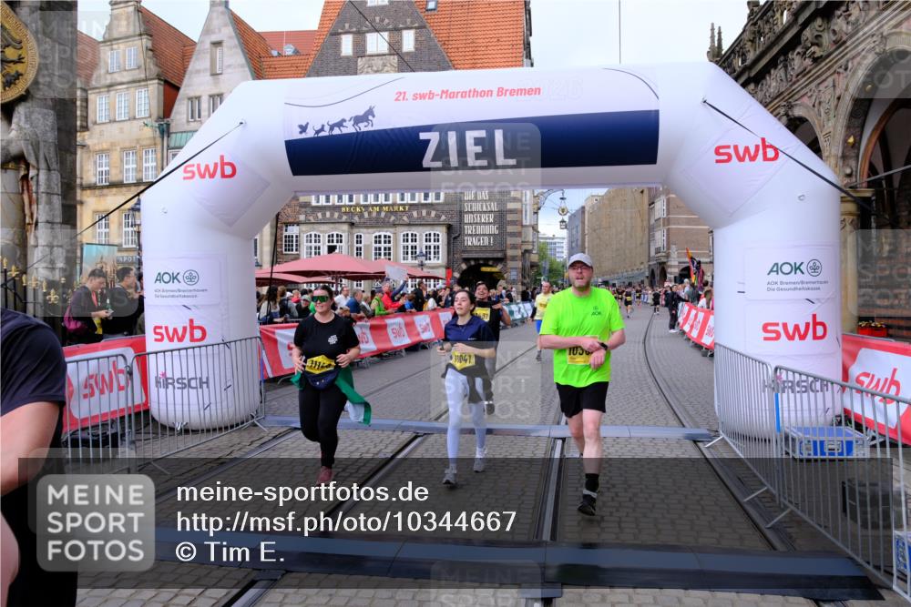 13.09.2026 - 21. swb-Marathon Bremen Tim E. http://msf.ph/oto/10344667 13.09.2026 11:14:44 Ziel 10303, 10395, 10396, 10586, 10722, 10784, 10854, 11041, 11140, 11173, 11363, 11703, 12100, 12112, 12431 meine-sportfotos.de