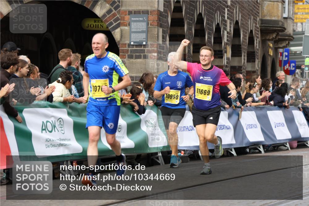 13.09.2026 - 21. swb-Marathon Bremen Strokosch-Dieckow http://msf.ph/oto/10344669 13.09.2026 10:52:36 Ziel 10588, 11371, 11487, 11610, 12319, 13578, 10193, 10339, 10652, 10734, 10827, 10906, 11002, 11038, 11144, 11362, 11597, 12338, 12399 meine-sportfotos.de