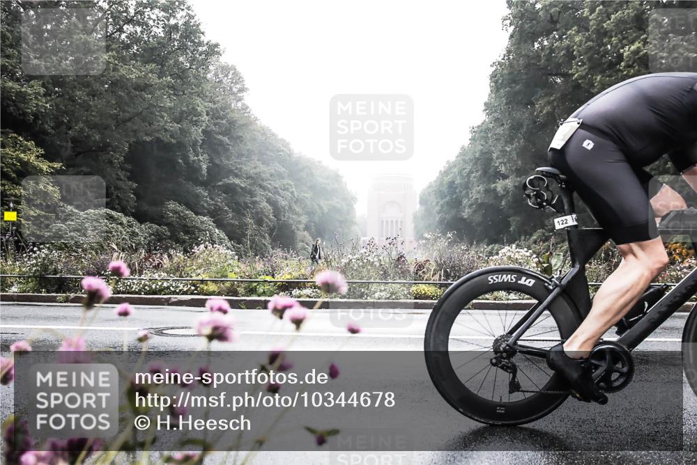13.09.2026 - Stadtparktriathlon H.Heesch http://msf.ph/oto/10344678 13.09.2026 09:17:29 Radfahren 85, 107, 122 meine-sportfotos.de