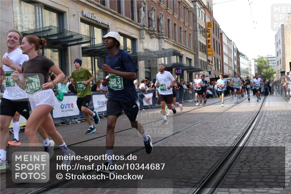 13.09.2026 - 21. swb-Marathon Bremen Strokosch-Dieckow http://msf.ph/oto/10344687 13.09.2026 13:29:24 Ziel 109, 124, 454, 716, 1073, 1173, 1243, 1581, 1861, 2076, 2289, 2742, 3030, 3320, 3618, 3667, 3908, 4115, 4524, 4575, 4576, 5244, 6006, 6127, 6384, 6690, 6725, 6930, 7079, 7093, 7384, 7426, 7649, 7884, 8267, 8481, 8594, 8612, 8771, 8831, 8899, 9049, 9534, 9747, 9770, 10013, 13031, 132, 303, 394, 596, 651, 745, 1083, 1365, 1387, 1545, 1823, 2023, 2070, 2301, 2867, 2957, 3258, 3721, 3796, 3846, 3912, 4541, 4590, 5036, 5599, 6103, 6499 meine-sportfotos.de