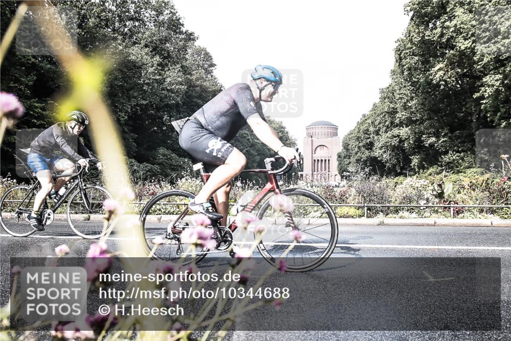 13.09.2026 - Stadtparktriathlon H.Heesch http://msf.ph/oto/10344688 13.09.2026 10:51:07 Radfahren 343, 375, 444, 481, 528, 562 meine-sportfotos.de