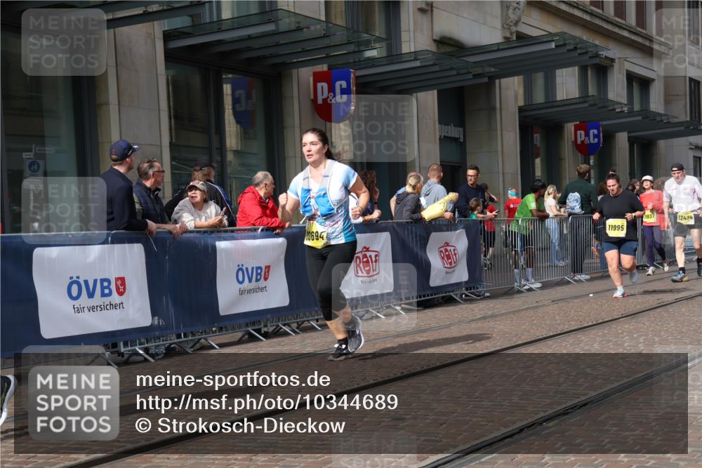 13.09.2026 - 21. swb-Marathon Bremen Strokosch-Dieckow http://msf.ph/oto/10344689 13.09.2026 11:09:13 Ziel 10234, 10386, 10417, 10424, 10556, 10664, 10694, 10696, 10712, 10769, 10785, 10823, 10981, 10990, 10991, 11192, 11225, 11882, 11883, 11914, 11915, 11937, 11995, 12322, 12409, 12474, 12491, 12532, 13607, 10217, 10314, 10321, 10455, 10570, 10599, 10630, 10686, 10983, 11011, 11053, 11074, 11091, 11138, 11304, 11531, 11578, 11764, 11812, 11905, 11987, 12155, 12192, 12337, 12438, 12491, 12554 meine-sportfotos.de