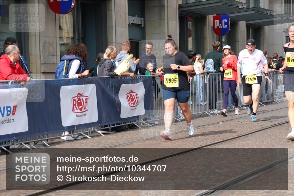 13.09.2026 - 21. swb-Marathon Bremen Strokosch-Dieckow http://msf.ph/oto/10344707 13.09.2026 11:09:14 Ziel 10234, 10386, 10417, 10424, 10556, 10664, 10694, 10696, 10712, 10769, 10785, 10823, 10981, 10990, 10991, 11192, 11225, 11882, 11883, 11914, 11915, 11937, 11995, 12322, 12409, 12474, 12532, 13607, 10217, 10314, 10321, 10455, 10570, 10630, 10686, 10983, 11011, 11053, 11074, 11091, 11138, 11304, 11531, 11578, 11764, 11812, 11905, 11987, 12155, 12192, 12337, 12438, 12491, 12554, 13607 meine-sportfotos.de