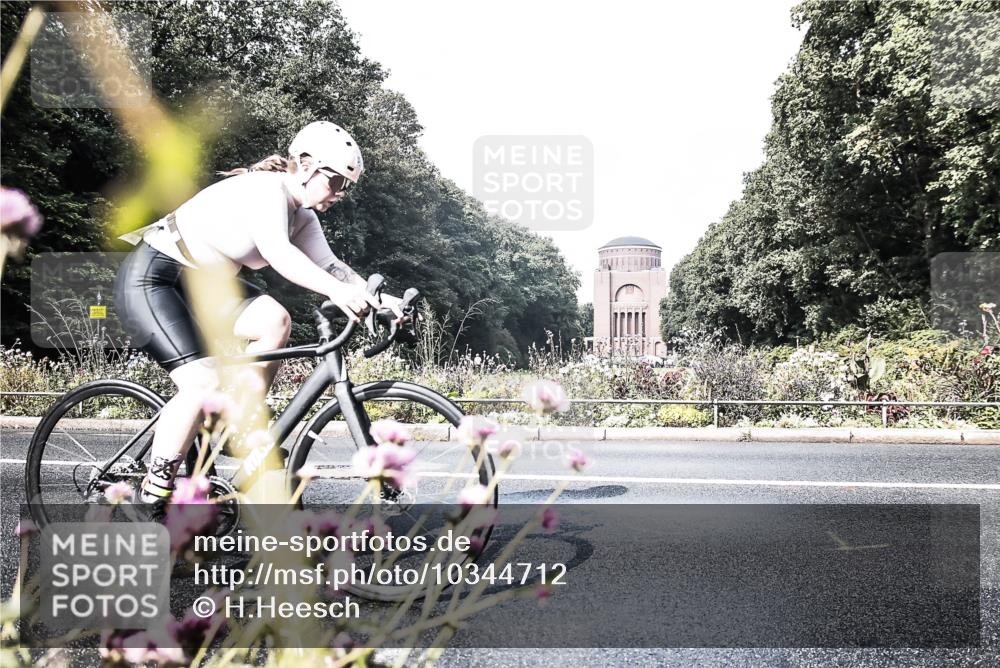 13.09.2026 - Stadtparktriathlon H.Heesch http://msf.ph/oto/10344712 13.09.2026 10:51:11 Radfahren 343, 375, 528 meine-sportfotos.de