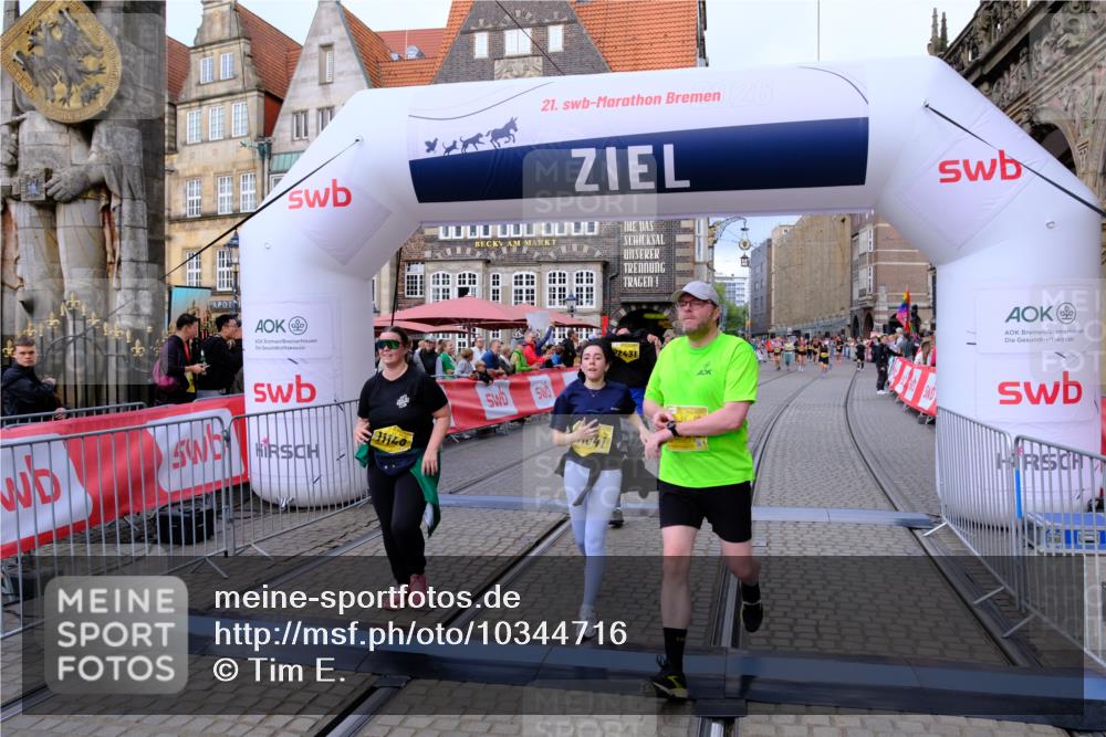 13.09.2026 - 21. swb-Marathon Bremen Tim E. http://msf.ph/oto/10344716 13.09.2026 11:14:44 Ziel 10303, 10395, 10396, 10586, 10722, 10784, 10854, 11041, 11140, 11173, 11363, 11703, 12100, 12112, 12431 meine-sportfotos.de