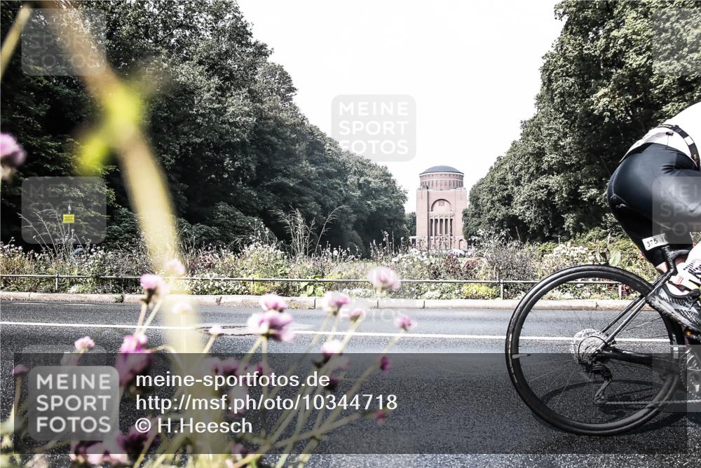 13.09.2026 - Stadtparktriathlon H.Heesch http://msf.ph/oto/10344718 13.09.2026 10:51:11 Radfahren 343, 375, 528 meine-sportfotos.de