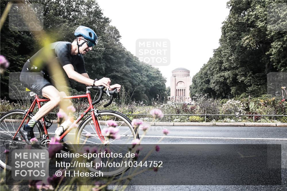 13.09.2026 - Stadtparktriathlon H.Heesch http://msf.ph/oto/10344752 13.09.2026 10:51:45 Radfahren 582 meine-sportfotos.de