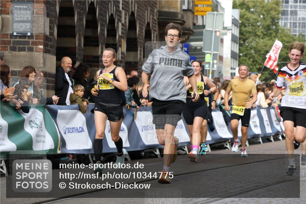13.09.2026 - 21. swb-Marathon Bremen Strokosch-Dieckow http://msf.ph/oto/10344775 13.09.2026 10:52:39 Ziel 10761, 10958, 11371, 11604, 11605, 11610, 11669, 12319, 13578, 10193, 10304, 10339, 10652, 10734, 10827, 11002, 11038, 11144, 11362, 11597, 12019, 12338, 12399 meine-sportfotos.de