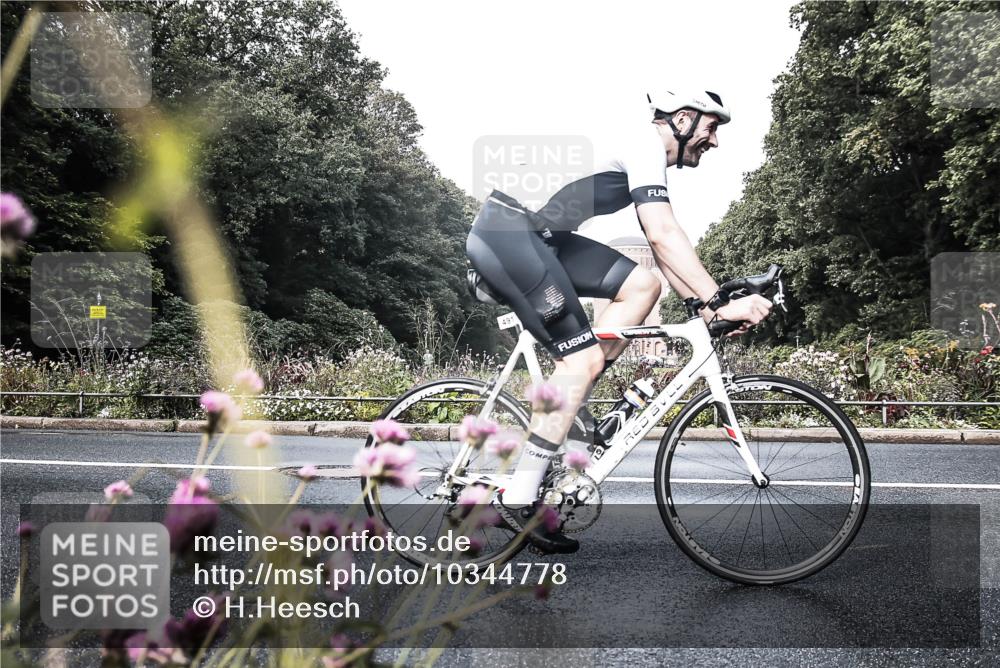 13.09.2026 - Stadtparktriathlon H.Heesch http://msf.ph/oto/10344778 13.09.2026 10:51:56 Radfahren 456, 491, 510, 527, 544 meine-sportfotos.de