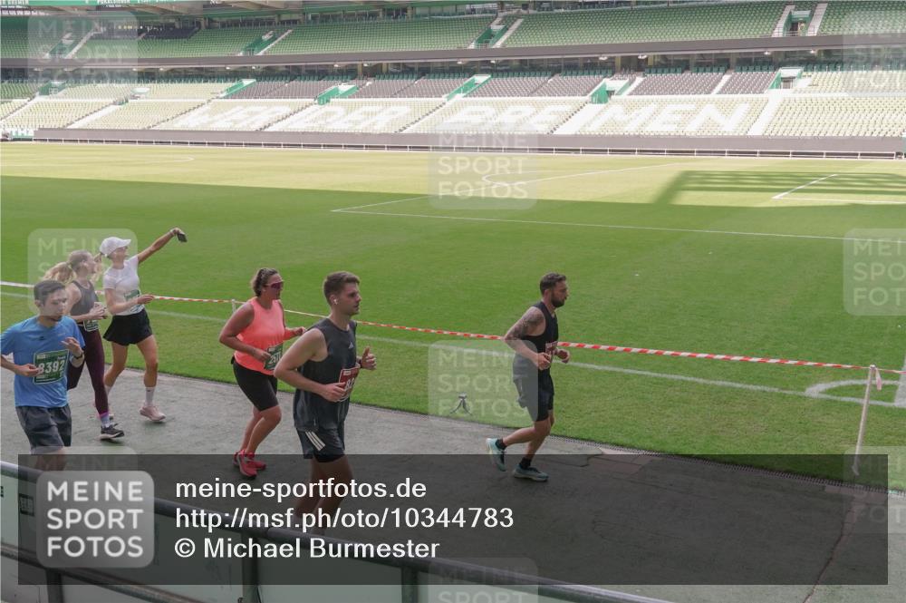13.09.2026 - 21. swb-Marathon Bremen Michael Burmester http://msf.ph/oto/10344783 13.09.2026 13:30:32 Laufen im Stadion 122, 171, 224, 295, 297, 405, 422, 476, 639, 754, 767, 806, 840, 1114, 1217, 1242, 1270, 1314, 1529, 1615, 1633, 1634, 1775, 1810, 1811, 1886, 1983, 2216, 2238, 2242, 2249, 2263, 2326, 2368, 2372, 2436, 2449, 2546, 2615, 2629, 2637, 2643, 2677, 2719, 2738, 2740, 2830, 2869, 2871, 2877, 2918, 2952, 2994, 3020, 3053, 3094, 3101, 3129, 3227, 3274, 3286, 3361, 3401, 3563, 3605, 3723, 3758, 3873, 3876, 3898, 3918, 3929, 3965, 3971, 4011, 4056, 357 meine-sportfotos.de