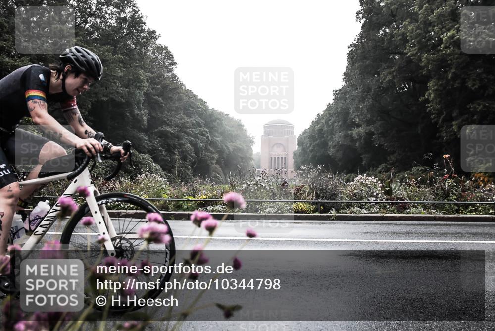 13.09.2026 - Stadtparktriathlon H.Heesch http://msf.ph/oto/10344798 13.09.2026 09:18:07 Radfahren 145, 209 meine-sportfotos.de