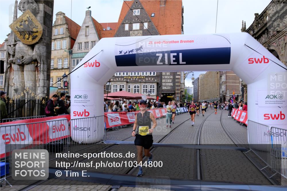 13.09.2026 - 21. swb-Marathon Bremen Tim E. http://msf.ph/oto/10344800 13.09.2026 11:14:55 Ziel 10303, 10519, 10705, 10722, 11041, 11097, 11098, 11140, 11186, 11408, 12112, 12431 meine-sportfotos.de