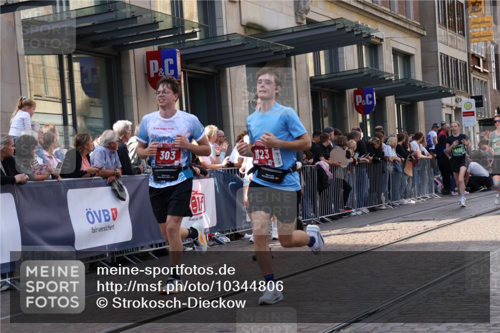 13.09.2026 - 21. swb-Marathon Bremen Strokosch-Dieckow http://msf.ph/oto/10344806 13.09.2026 13:29:26 Ziel 109, 124, 454, 716, 1073, 1173, 1243, 1581, 1861, 2076, 2289, 2742, 3030, 3320, 3618, 3667, 3908, 4115, 4524, 4575, 4576, 5244, 6006, 6127, 6384, 6725, 6930, 7079, 7093, 7384, 7426, 7884, 8267, 8481, 8594, 8612, 8771, 8899, 9049, 9534, 9747, 9770, 10013, 13031, 132, 303, 394, 596, 651, 745, 1083, 1365, 1387, 1545, 1823, 2023, 2070, 2301, 2742, 2867, 2957, 3258, 3721, 3796, 3846, 3912, 4541, 4590, 5036, 5599, 6103, 6499, 6690 meine-sportfotos.de