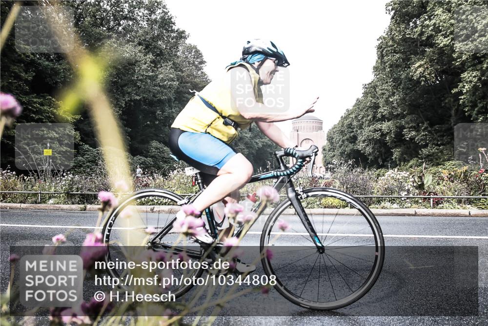 13.09.2026 - Stadtparktriathlon H.Heesch http://msf.ph/oto/10344808 13.09.2026 10:52:03 Radfahren 777 meine-sportfotos.de
