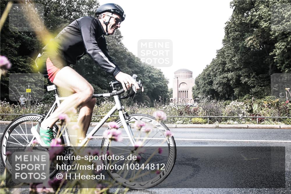 13.09.2026 - Stadtparktriathlon H.Heesch http://msf.ph/oto/10344812 13.09.2026 10:52:07 Radfahren 482, 777 meine-sportfotos.de