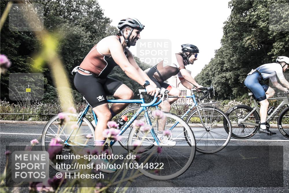 13.09.2026 - Stadtparktriathlon H.Heesch http://msf.ph/oto/10344822 13.09.2026 10:52:12 Radfahren 469, 523, 578 meine-sportfotos.de
