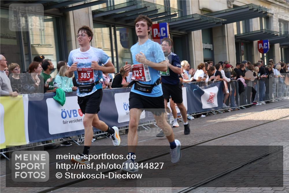 13.09.2026 - 21. swb-Marathon Bremen Strokosch-Dieckow http://msf.ph/oto/10344827 13.09.2026 13:29:27 Ziel 109, 124, 454, 716, 1073, 1173, 1243, 1581, 1759, 1861, 2076, 2289, 3030, 3320, 3618, 3667, 3908, 4115, 4524, 4575, 4576, 5244, 6006, 6127, 6384, 6725, 6930, 7079, 7093, 7384, 7426, 7884, 8267, 8481, 8594, 8612, 8771, 8899, 9049, 9534, 9747, 9770, 10013, 13031, 132, 303, 394, 596, 651, 745, 1083, 1365, 1387, 1545, 1823, 2023, 2070, 2076, 2301, 2742, 2867, 2957, 3258, 3721, 3796, 3846, 3912, 4541, 5036, 5244, 5599, 6103, 6499, 6690 meine-sportfotos.de