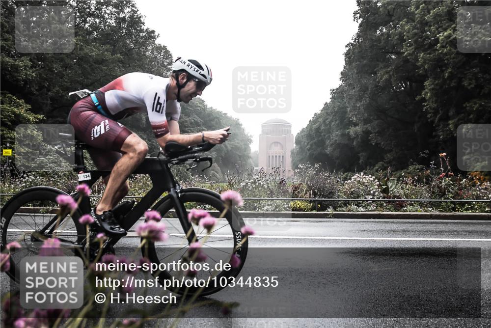 13.09.2026 - Stadtparktriathlon H.Heesch http://msf.ph/oto/10344835 13.09.2026 09:18:31 Radfahren 44, 45, 91, 134, 148, 200 meine-sportfotos.de
