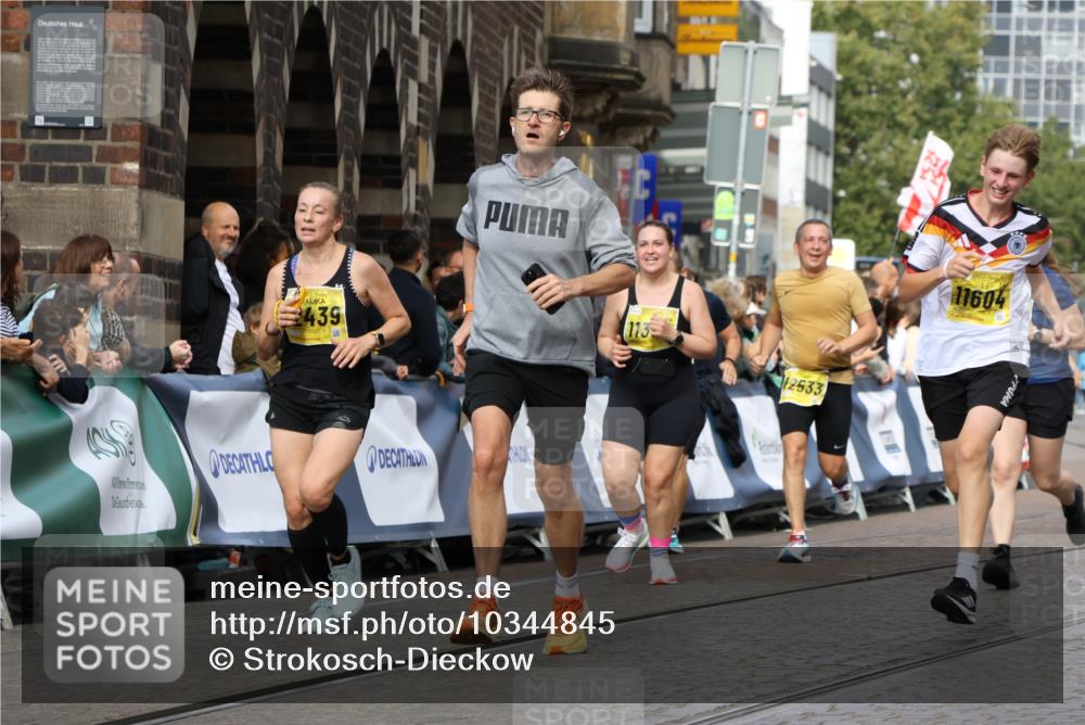 13.09.2026 - 21. swb-Marathon Bremen Strokosch-Dieckow http://msf.ph/oto/10344845 13.09.2026 10:52:39 Ziel 10761, 10958, 11371, 11604, 11605, 11610, 11669, 12319, 13578, 10193, 10304, 10339, 10652, 10734, 10827, 11002, 11038, 11144, 11362, 11597, 12019, 12338, 12399 meine-sportfotos.de