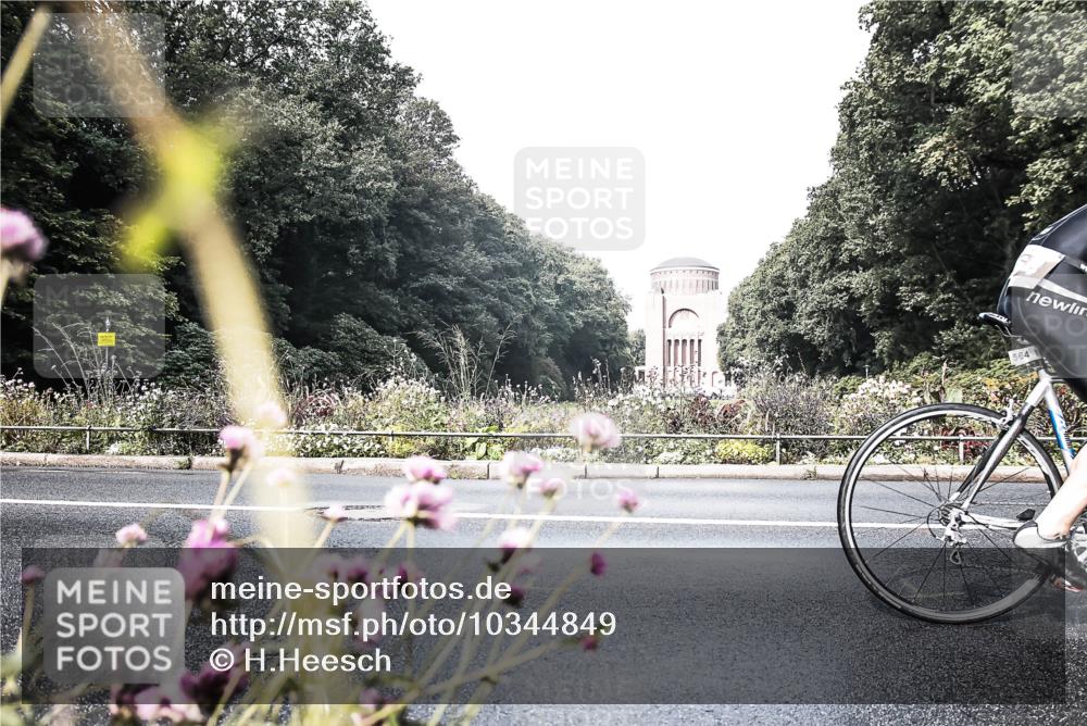 13.09.2026 - Stadtparktriathlon H.Heesch http://msf.ph/oto/10344849 13.09.2026 10:52:24 Radfahren 490, 564, 581 meine-sportfotos.de