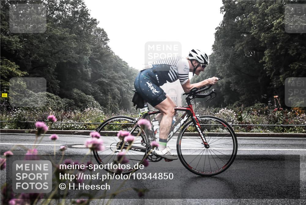 13.09.2026 - Stadtparktriathlon H.Heesch http://msf.ph/oto/10344850 13.09.2026 09:18:33 Radfahren 45, 91, 134, 148, 200 meine-sportfotos.de
