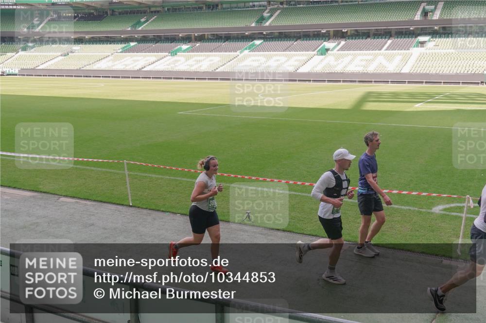 13.09.2026 - 21. swb-Marathon Bremen Michael Burmester http://msf.ph/oto/10344853 13.09.2026 13:30:41 Laufen im Stadion 122, 171, 224, 295, 297, 405, 487, 639, 754, 767, 806, 840, 965, 1114, 1217, 1242, 1270, 1314, 1329, 1529, 1633, 1634, 1775, 1810, 1811, 1886, 1983, 2216, 2238, 2242, 2249, 2263, 2368, 2372, 2436, 2449, 2546, 2615, 2629, 2637, 2643, 2677, 2719, 2738, 2740, 2830, 2869, 2871, 2877, 2918, 2952, 2994, 3038, 3053, 3094, 3101, 3129, 3227, 3286, 3401, 3426, 3563, 3605, 3723, 3758, 3873, 3876, 3898, 3918, 3929, 4011, 4056, 357 meine-sportfotos.de