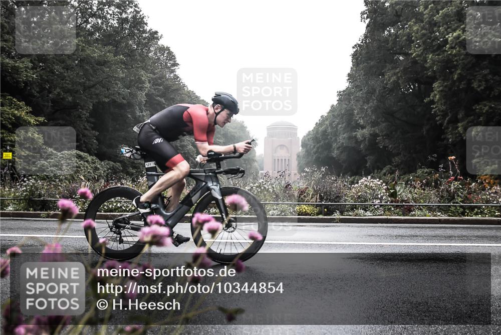 13.09.2026 - Stadtparktriathlon H.Heesch http://msf.ph/oto/10344854 13.09.2026 09:18:41 Radfahren 59, 86, 131, 187 meine-sportfotos.de