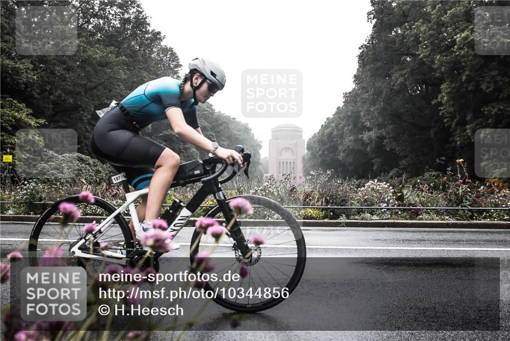 13.09.2026 - Stadtparktriathlon H.Heesch http://msf.ph/oto/10344856 13.09.2026 09:18:41 Radfahren 59, 86, 131, 187 meine-sportfotos.de
