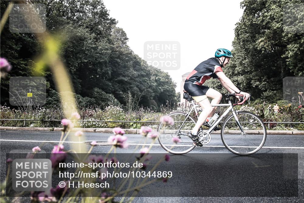 13.09.2026 - Stadtparktriathlon H.Heesch http://msf.ph/oto/10344869 13.09.2026 10:52:30 Radfahren 371, 490, 502, 518, 568, 575, 581, 584 meine-sportfotos.de