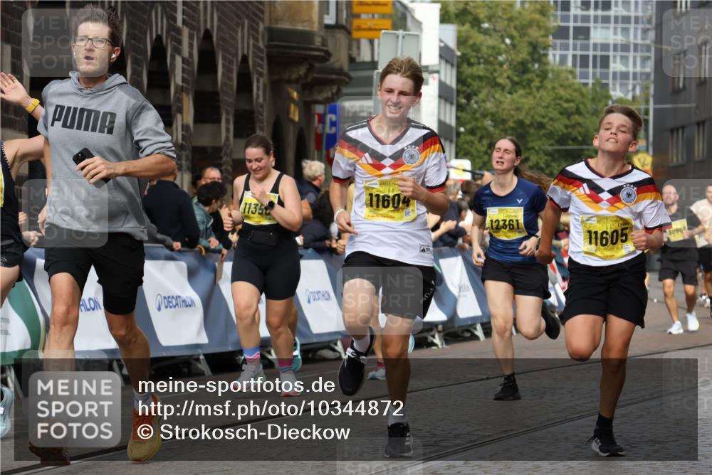 13.09.2026 - 21. swb-Marathon Bremen Strokosch-Dieckow http://msf.ph/oto/10344872 13.09.2026 10:52:40 Ziel 10761, 10958, 11371, 11604, 11605, 11610, 11669, 12319, 13578, 10304, 10339, 10652, 10734, 10827, 11002, 11038, 11386, 11597, 12019, 12338, 12399 meine-sportfotos.de