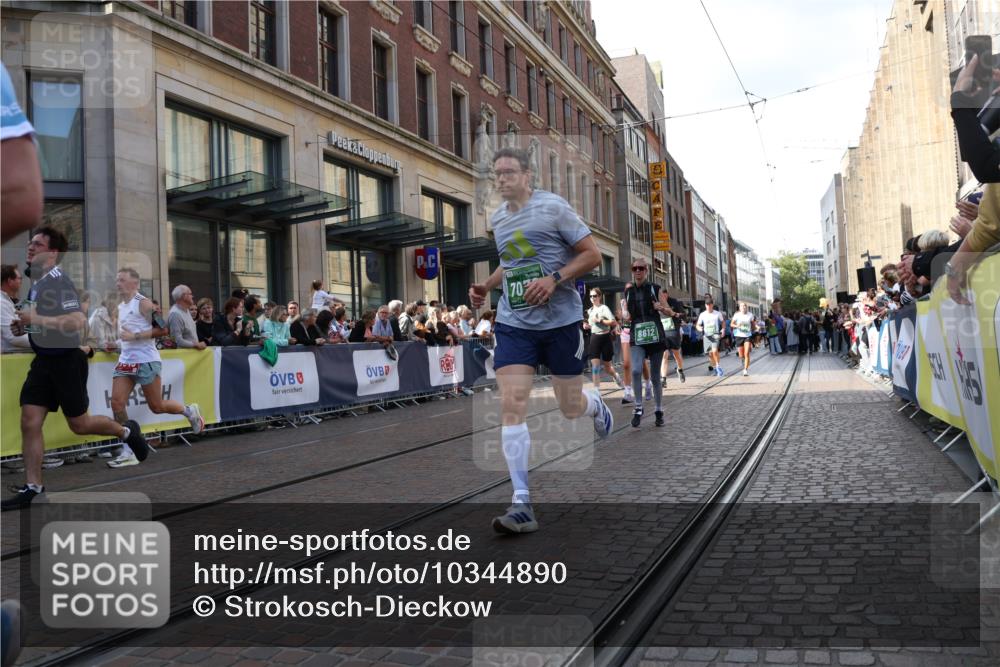 13.09.2026 - 21. swb-Marathon Bremen Strokosch-Dieckow http://msf.ph/oto/10344890 13.09.2026 13:29:29 Ziel 109, 124, 454, 716, 1073, 1173, 1205, 1243, 1581, 1759, 1848, 1861, 2289, 3030, 3320, 3618, 3667, 3908, 4115, 4524, 4575, 4576, 5631, 6006, 6127, 6384, 6725, 6930, 7079, 7093, 7384, 7884, 8267, 8481, 8594, 8612, 8771, 8899, 9049, 9534, 9747, 9770, 10013, 13031, 132, 303, 596, 651, 1083, 1243, 1365, 1387, 1545, 1823, 2023, 2076, 2301, 2742, 2867, 2957, 3030, 3258, 3721, 3796, 3846, 3912, 4541, 5036, 5244, 5599, 6103, 6499, 6690 meine-sportfotos.de