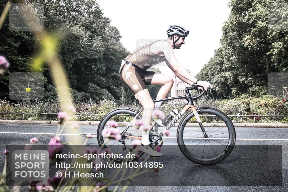 13.09.2026 - Stadtparktriathlon H.Heesch http://msf.ph/oto/10344895 13.09.2026 10:52:34 Radfahren 371, 412, 454, 479, 502, 518, 569, 584 meine-sportfotos.de