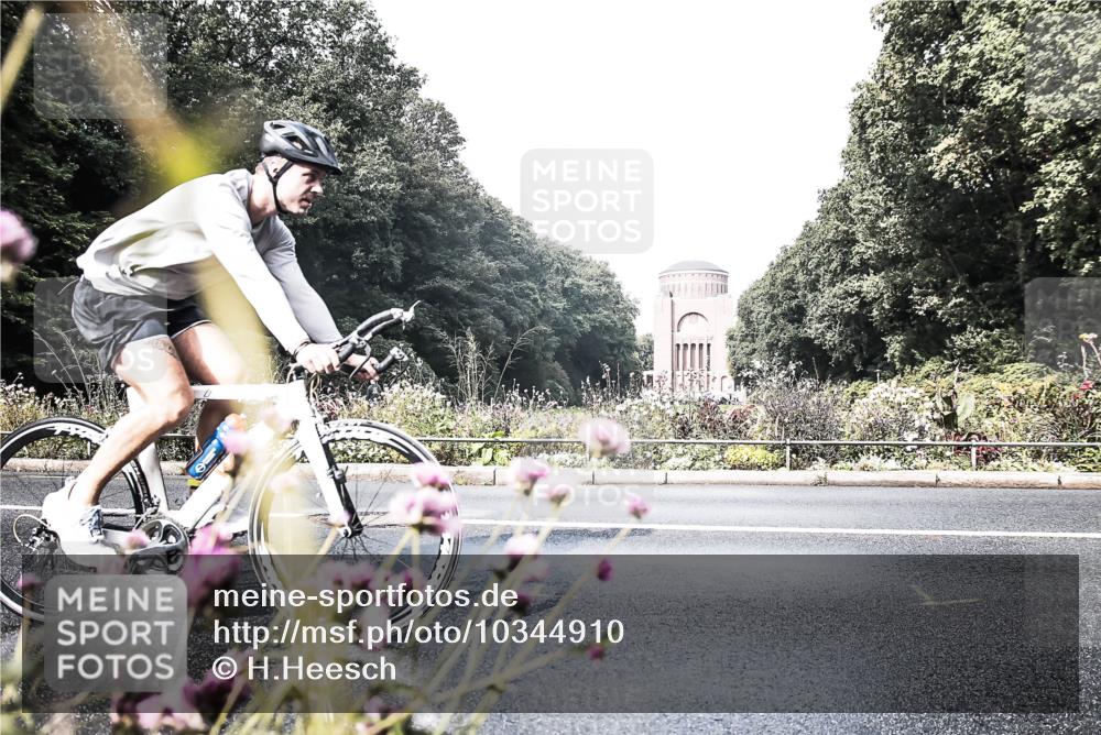 13.09.2026 - Stadtparktriathlon H.Heesch http://msf.ph/oto/10344910 13.09.2026 10:52:36 Radfahren 412, 454, 479, 502, 518, 569, 584 meine-sportfotos.de