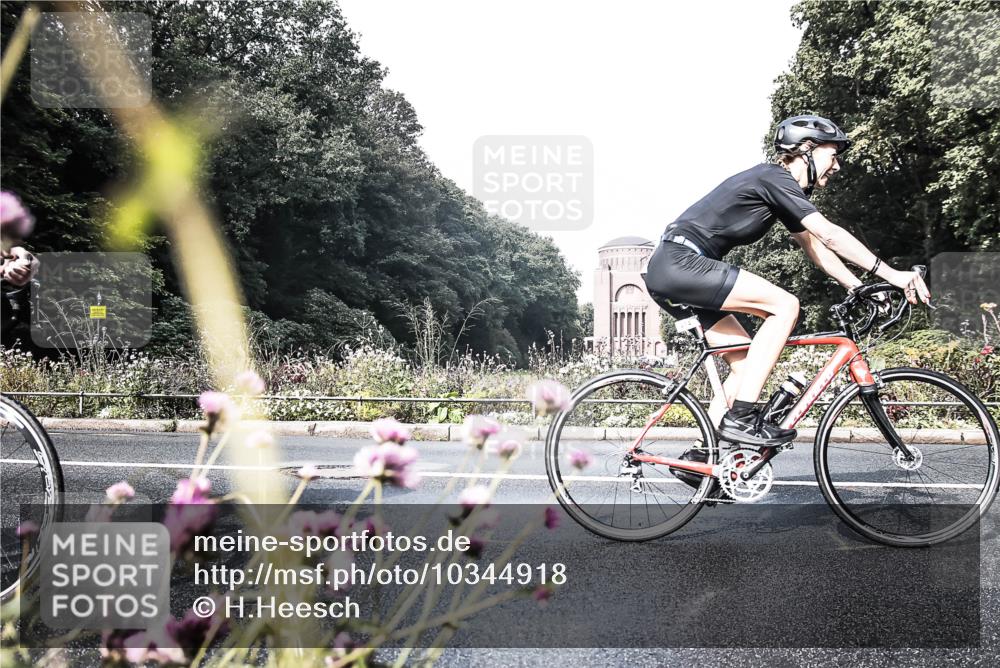 13.09.2026 - Stadtparktriathlon H.Heesch http://msf.ph/oto/10344918 13.09.2026 10:52:37 Radfahren 412, 454, 479, 518, 569, 584 meine-sportfotos.de