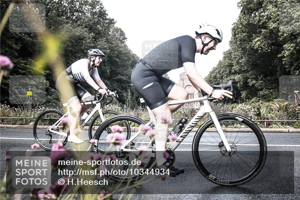 13.09.2026 - Stadtparktriathlon H.Heesch http://msf.ph/oto/10344934 13.09.2026 10:52:45 Radfahren 383, 529, 550, 579 meine-sportfotos.de