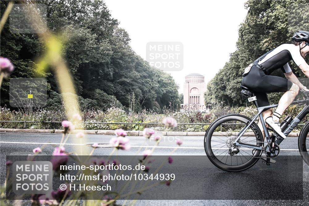 13.09.2026 - Stadtparktriathlon H.Heesch http://msf.ph/oto/10344939 13.09.2026 10:52:46 Radfahren 347, 383, 529, 550, 579 meine-sportfotos.de