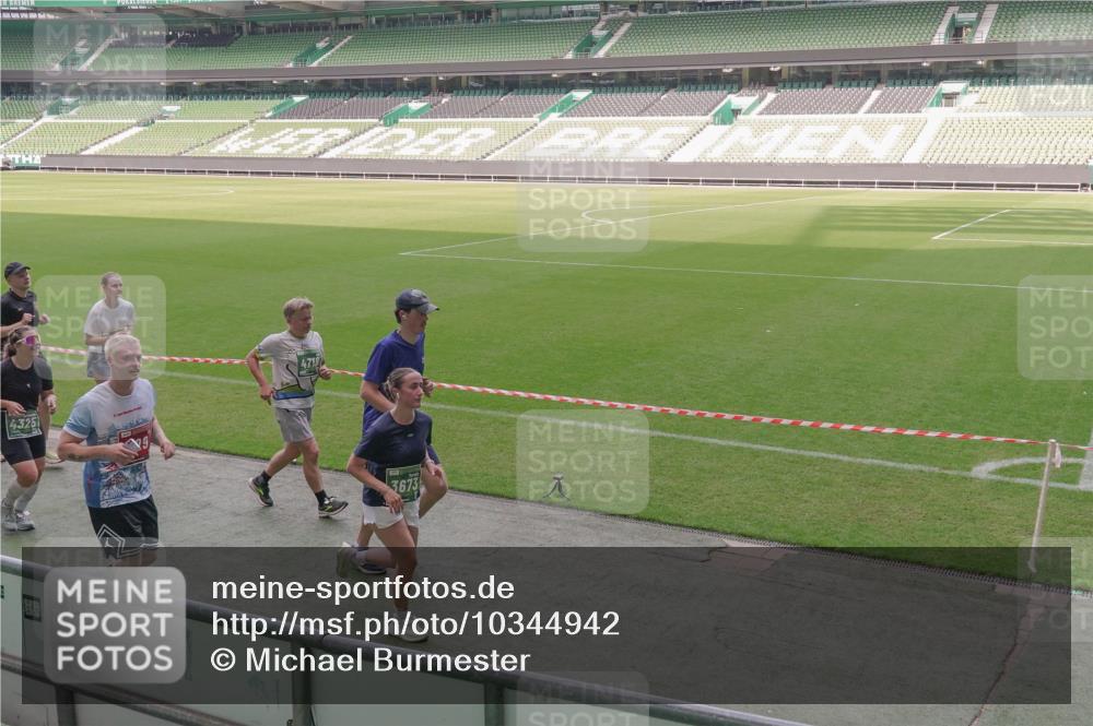 13.09.2026 - 21. swb-Marathon Bremen Michael Burmester http://msf.ph/oto/10344942 13.09.2026 13:30:53 Laufen im Stadion 122, 171, 224, 295, 297, 405, 487, 639, 767, 806, 840, 965, 1114, 1217, 1242, 1270, 1310, 1314, 1329, 1529, 1633, 1634, 1775, 1810, 1811, 1886, 1892, 1904, 1983, 2216, 2238, 2242, 2249, 2263, 2368, 2372, 2449, 2546, 2615, 2629, 2637, 2643, 2677, 2719, 2726, 2738, 2830, 2869, 2871, 2877, 2918, 2952, 2994, 3038, 3053, 3094, 3101, 3140, 3227, 3286, 3401, 3426, 3563, 3723, 3736, 3873, 3876, 3898, 3918, 3929, 3944, 4056, 357 meine-sportfotos.de