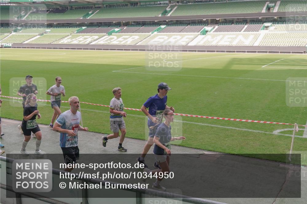 13.09.2026 - 21. swb-Marathon Bremen Michael Burmester http://msf.ph/oto/10344950 13.09.2026 13:30:54 Laufen im Stadion 122, 171, 224, 295, 297, 405, 487, 639, 767, 806, 840, 965, 1114, 1142, 1217, 1242, 1270, 1310, 1314, 1329, 1529, 1633, 1634, 1775, 1810, 1811, 1886, 1892, 1904, 1983, 2216, 2238, 2242, 2249, 2263, 2368, 2372, 2449, 2546, 2615, 2629, 2637, 2643, 2677, 2719, 2726, 2738, 2830, 2869, 2871, 2877, 2918, 2952, 2994, 3038, 3053, 3094, 3101, 3140, 3223, 3227, 3286, 3401, 3426, 3563, 3723, 3736, 3873, 3876, 3898, 3918, 3929, 3944, 4056, 357 meine-sportfotos.de