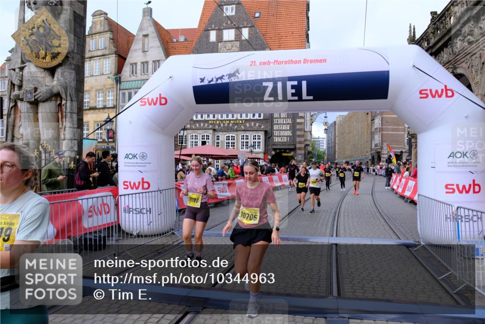 13.09.2026 - 21. swb-Marathon Bremen Tim E. http://msf.ph/oto/10344963 13.09.2026 11:15:00 Ziel 10519, 10557, 10705, 10776, 10805, 11097, 11098, 11186, 11288, 11408, 11876, 12191, 12193 meine-sportfotos.de